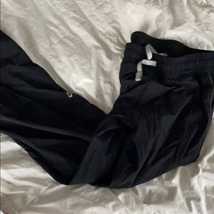black ivvia athletic sweatpants